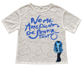 Karol G encaje blanco No me arrepiento de sentir tanto con muñeca azul