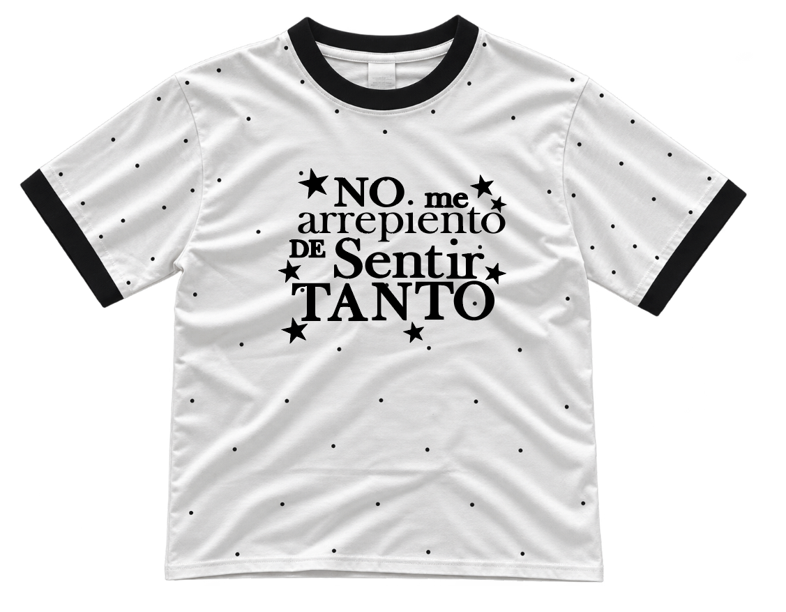 Karol G camiseta regular diamantes negros incluidos